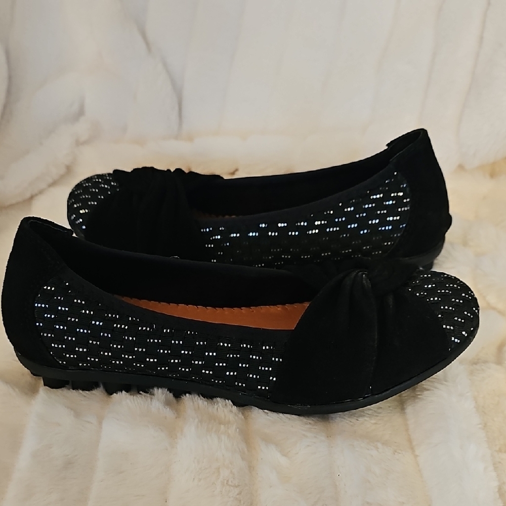bernie mev. Black Flats with Silver Detailing